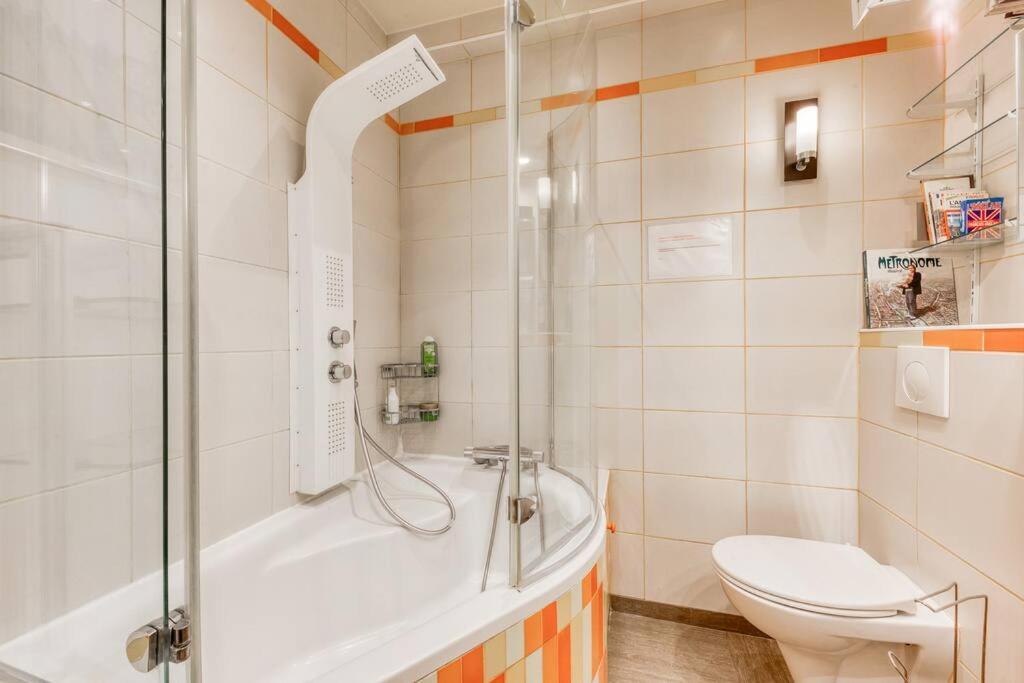Appartement De Caractere Avec Jardinet Privatif A 1 Min Metro 1, Paris, Disneyland فَنسين المظهر الخارجي الصورة