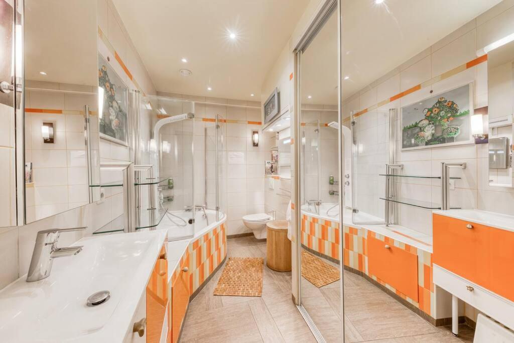 Appartement De Caractere Avec Jardinet Privatif A 1 Min Metro 1, Paris, Disneyland فَنسين المظهر الخارجي الصورة